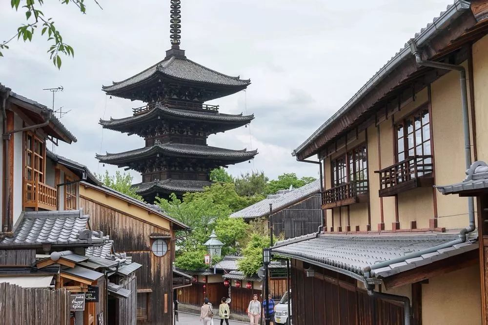 山号"五台山"是一座净土宗寺院