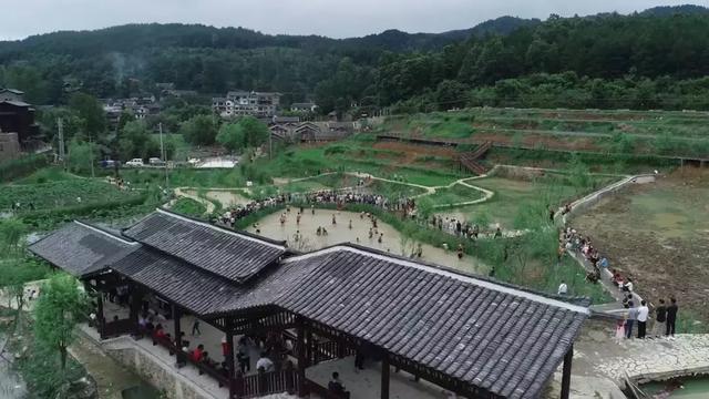 貴州烏當區偏坡鄉弘揚民族民間傳統文化打造特色鄉村旅遊小鎮