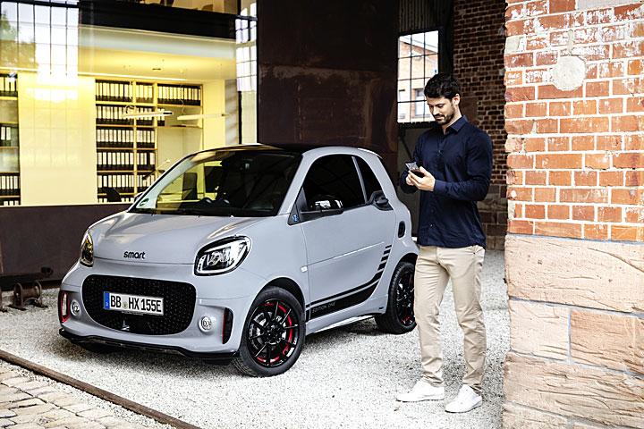 smart电动车正式上市,前脸翻新,这续航还是可以