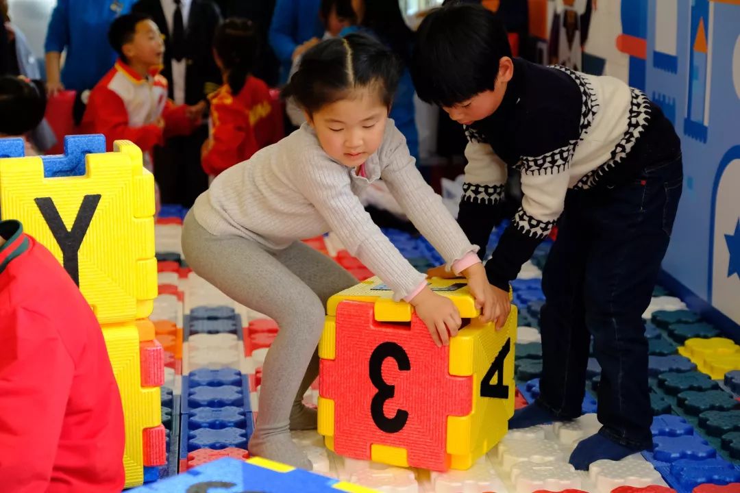 育乐湾感恩卡全年畅玩六年相伴感恩有你