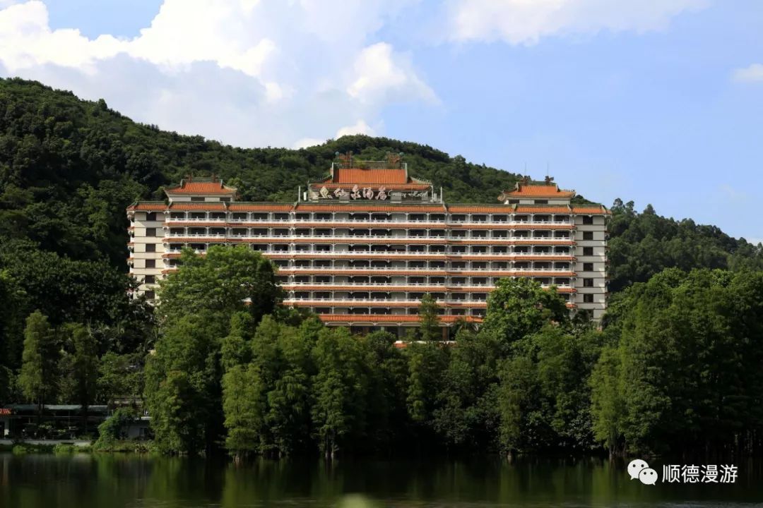 见龙山庄别墅群 凌波仙舫 仙泉酒店点击图片 清晰浏览分享仙泉酒店