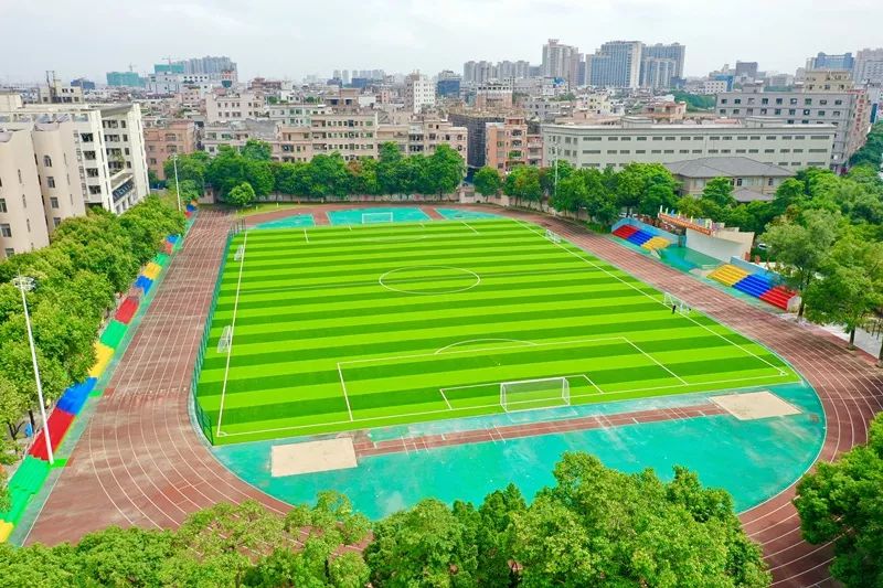 靓爆了厚街这所学校高颜值足球场正式亮相