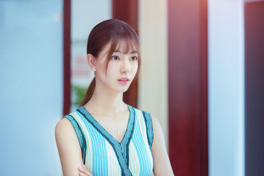 的赵轻云,95后北影小花,新剧搭档《青春斗》的沈严_辛瑞琪