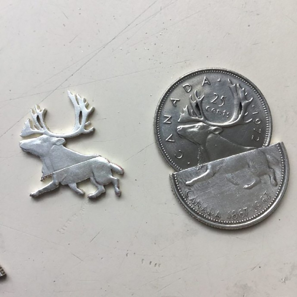 将硬币改造成小饰品价值增600多倍这位艺术家的创意不一般