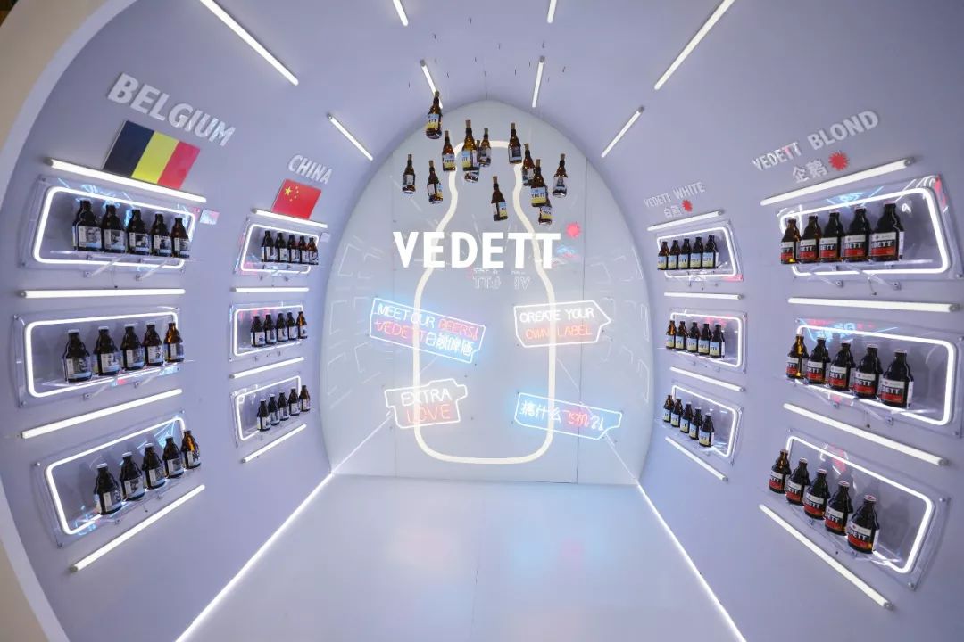 一脸蒙圈上海大悦城空降飞机到底是谁在搞事情