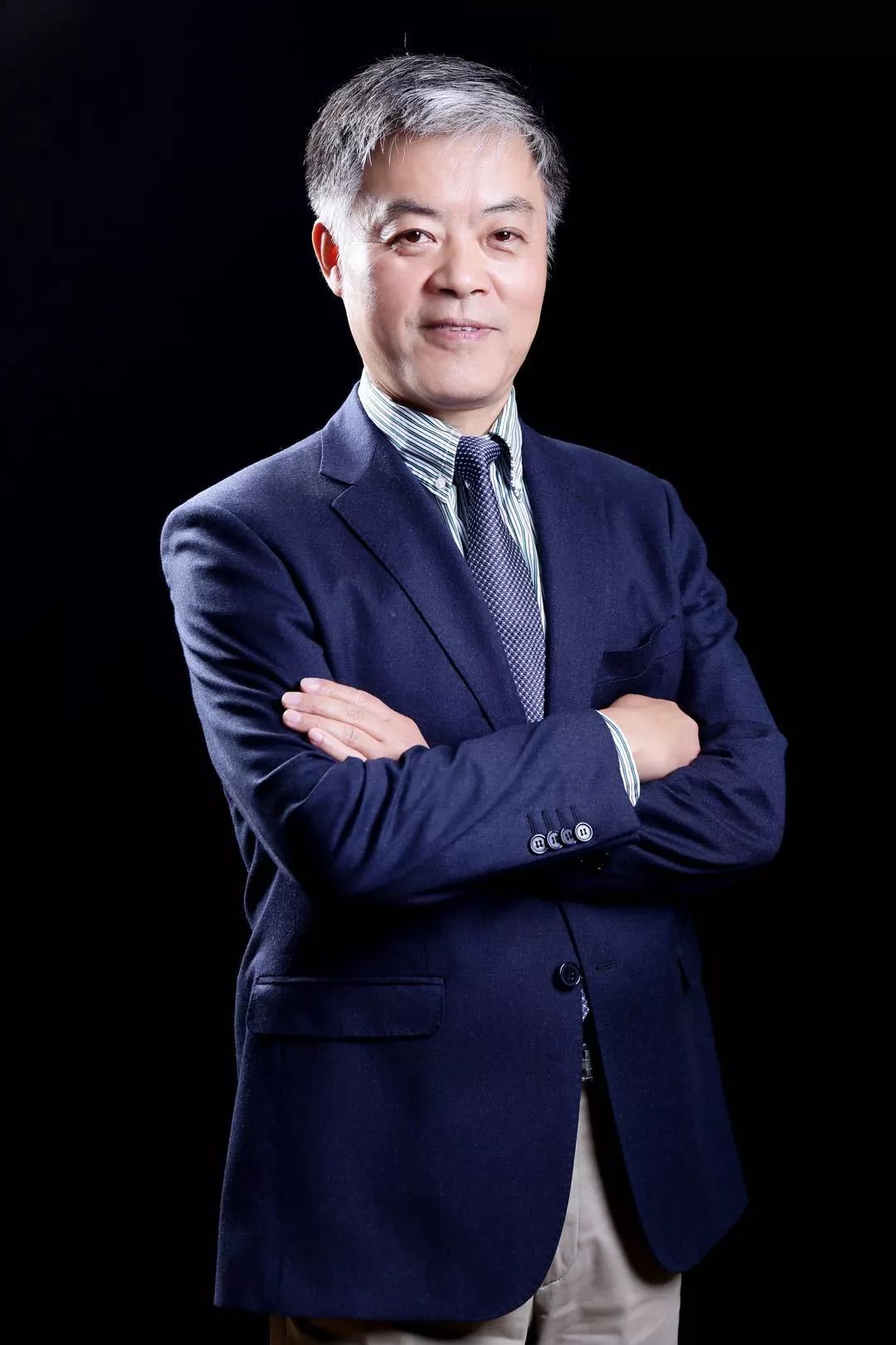 徐凯主任医师,教授,博士生导师徐州医科大学附属医院副院长中华医学会