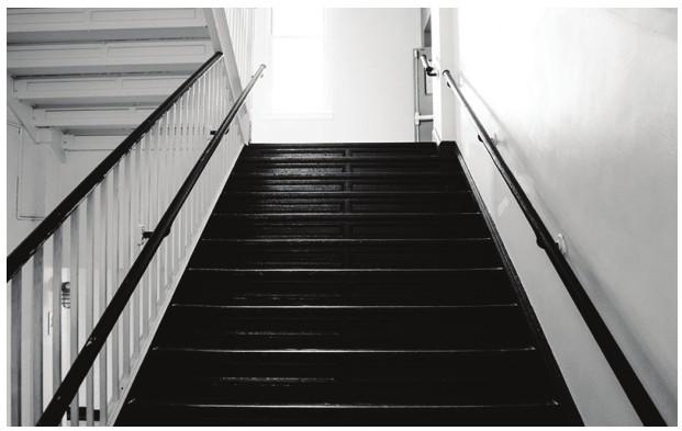 首先,在现实生活中有些点,线,面是可以通过我们的眼睛观察到的,而有些