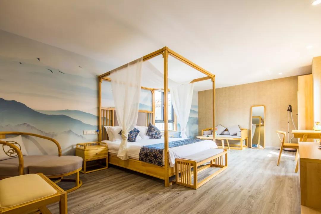 杭州出发2h可达,睡江南禅意民宿,享拈花湾山居惬意,人少景美,周末就