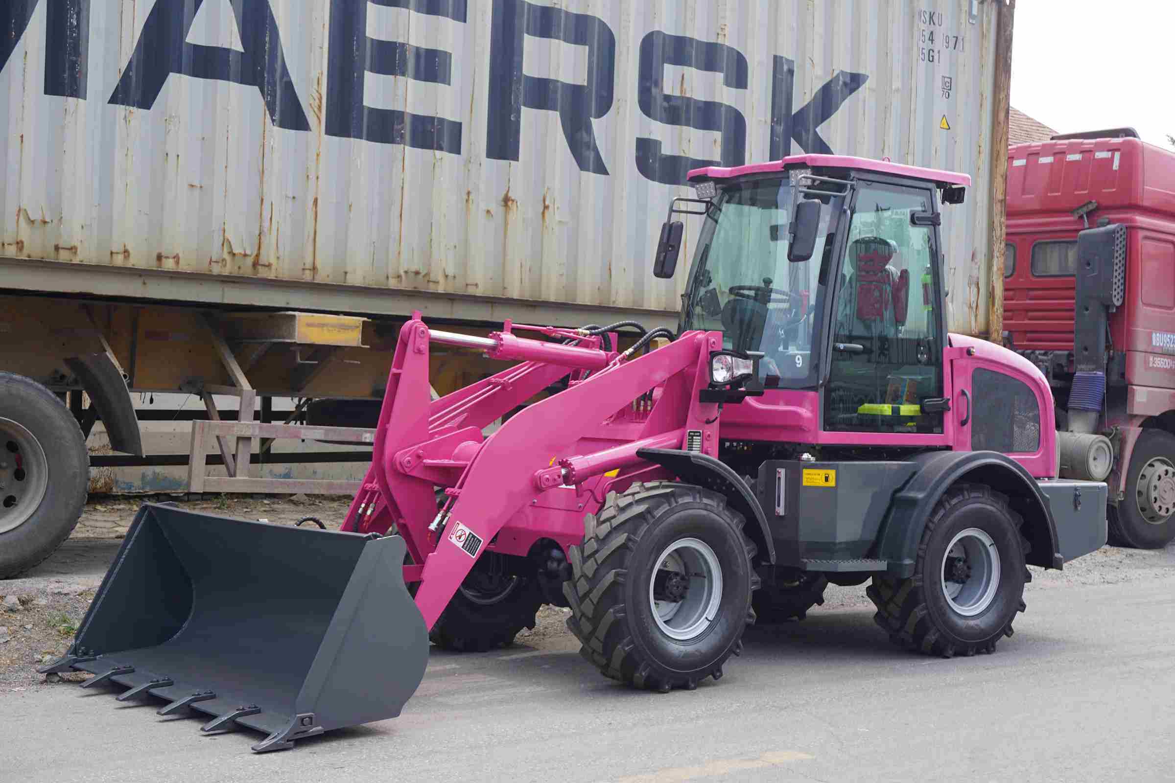 6,推土机看完那些黄色的推土机,再来看这台粉色的推土机,是不是觉得