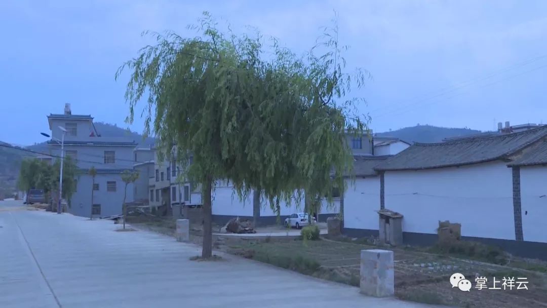 沙龙镇花园社区多措并举美化村庄小花园变成大花园