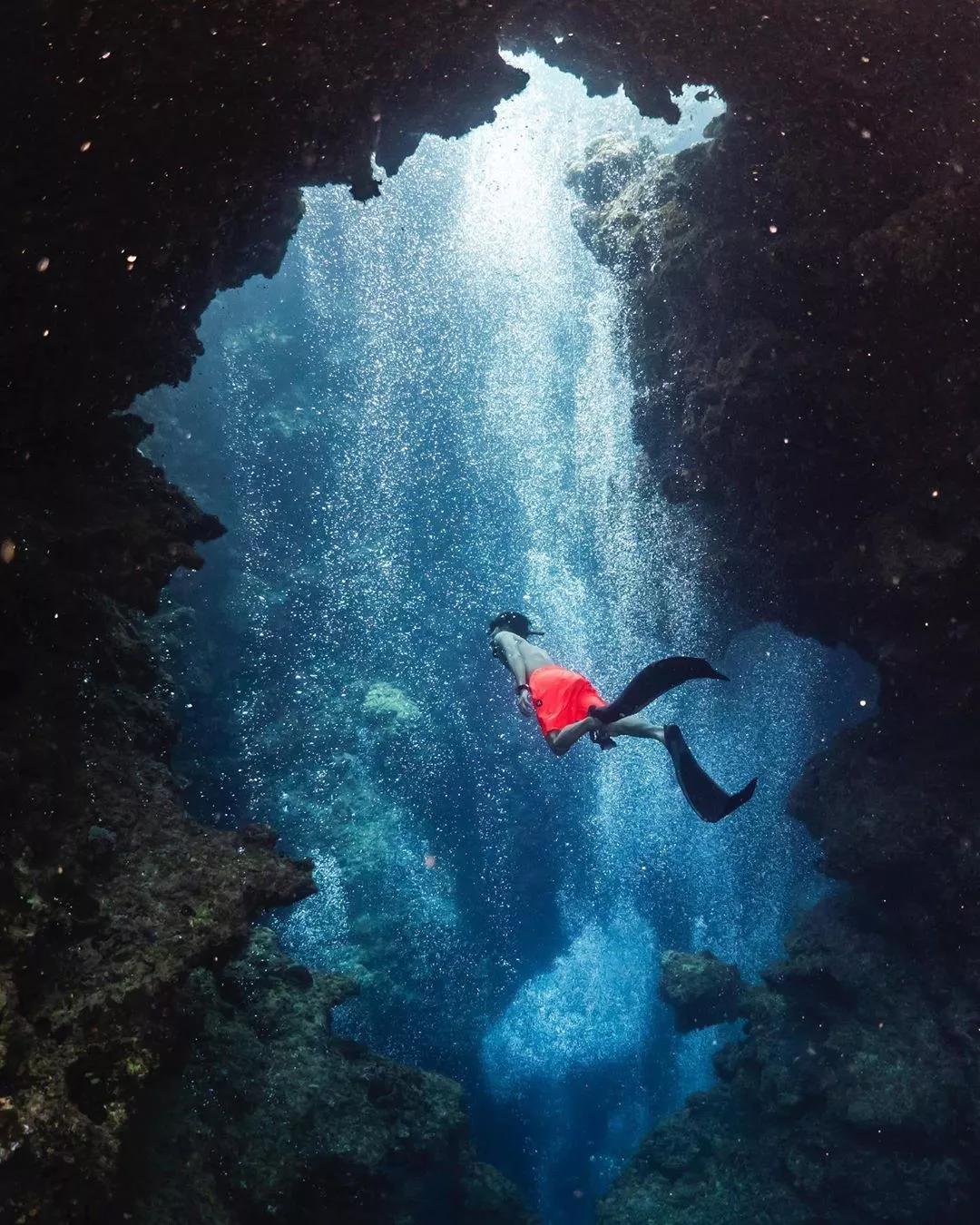 在帕劳探索深海的悬崖生物……潜入海底的大断层挖海底矿物质泥浆做