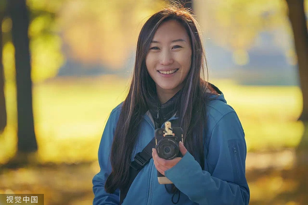 她辞职,玩无人机,非洲养猎豹,去追活火山_刘潇潇