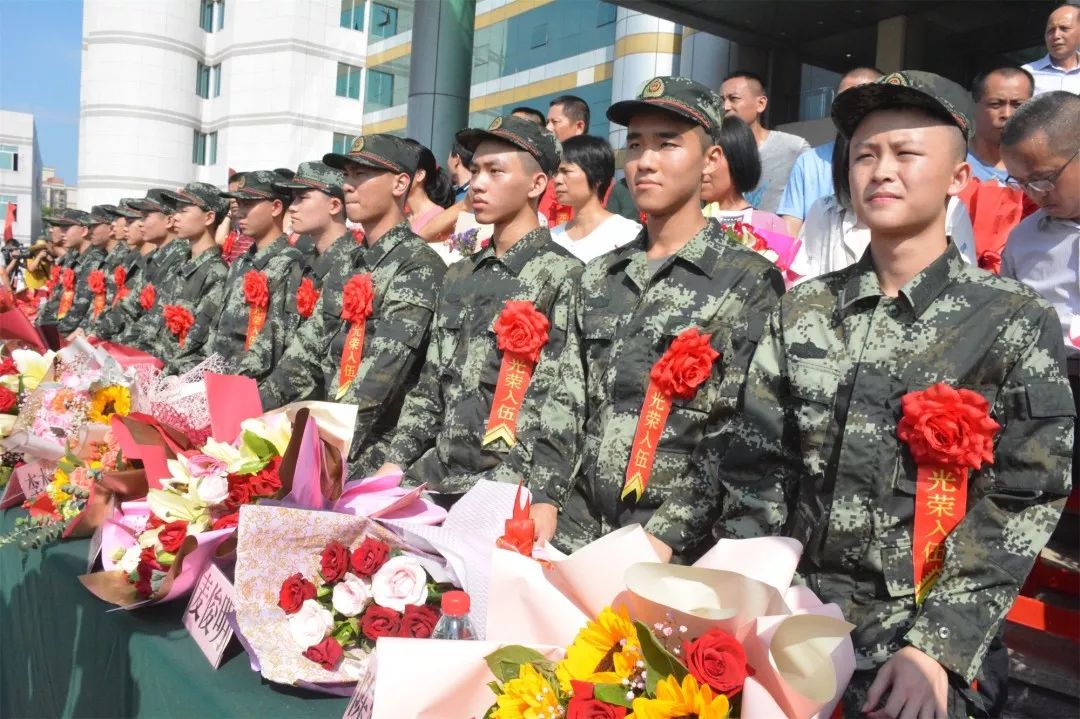 燃烧青春光荣入伍今天你被丹灶兵哥哥刷屏了吗