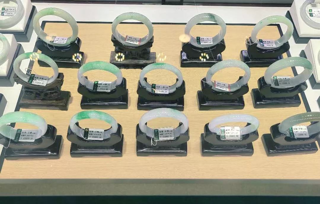 佩戴翡翠手镯居然还有这个功效!你还不知道?