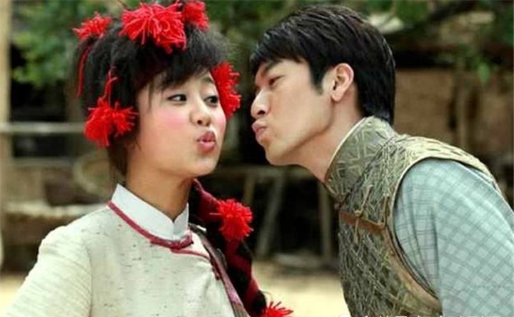 最"惊艳"的应该就是杨紫和赵显宰在电视剧《胭脂霸王》里剧照,杨紫的