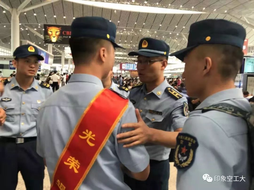 退伍季|青春紀念冊——那些穿軍裝的日子_軍禮