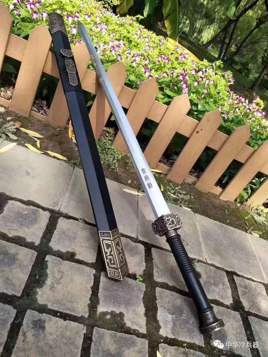 美国空军最高荣誉大宝剑造型浮夸只想说最美不过是汉剑