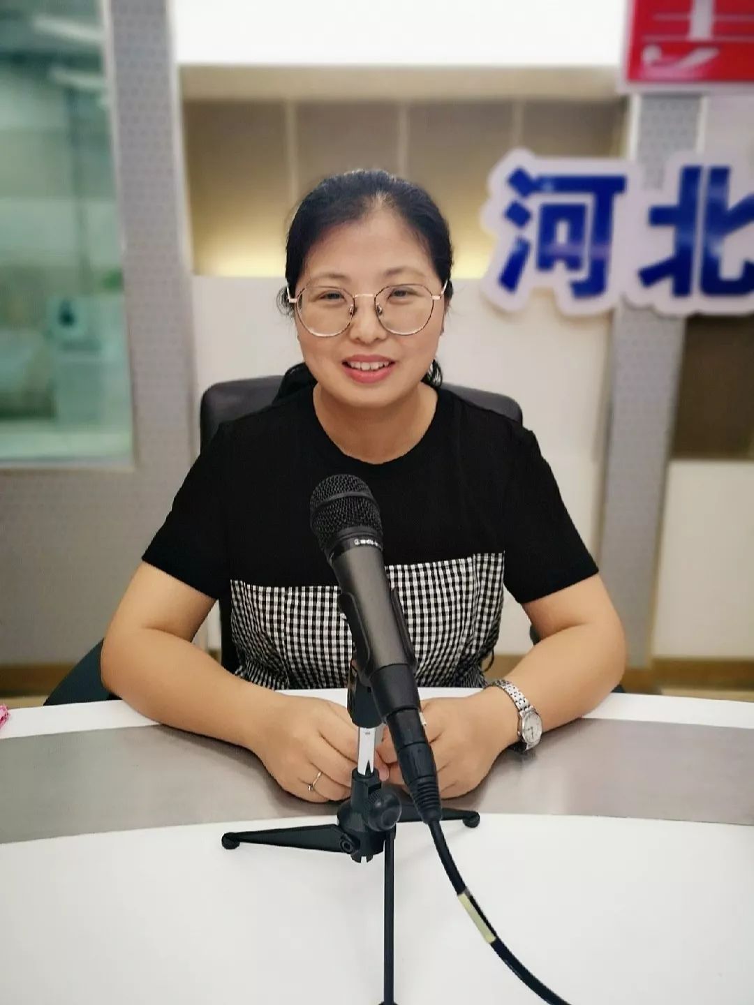 石家庄外国语小学心理老师 康伟对于如何使用手机,李岚老师和康伟老师