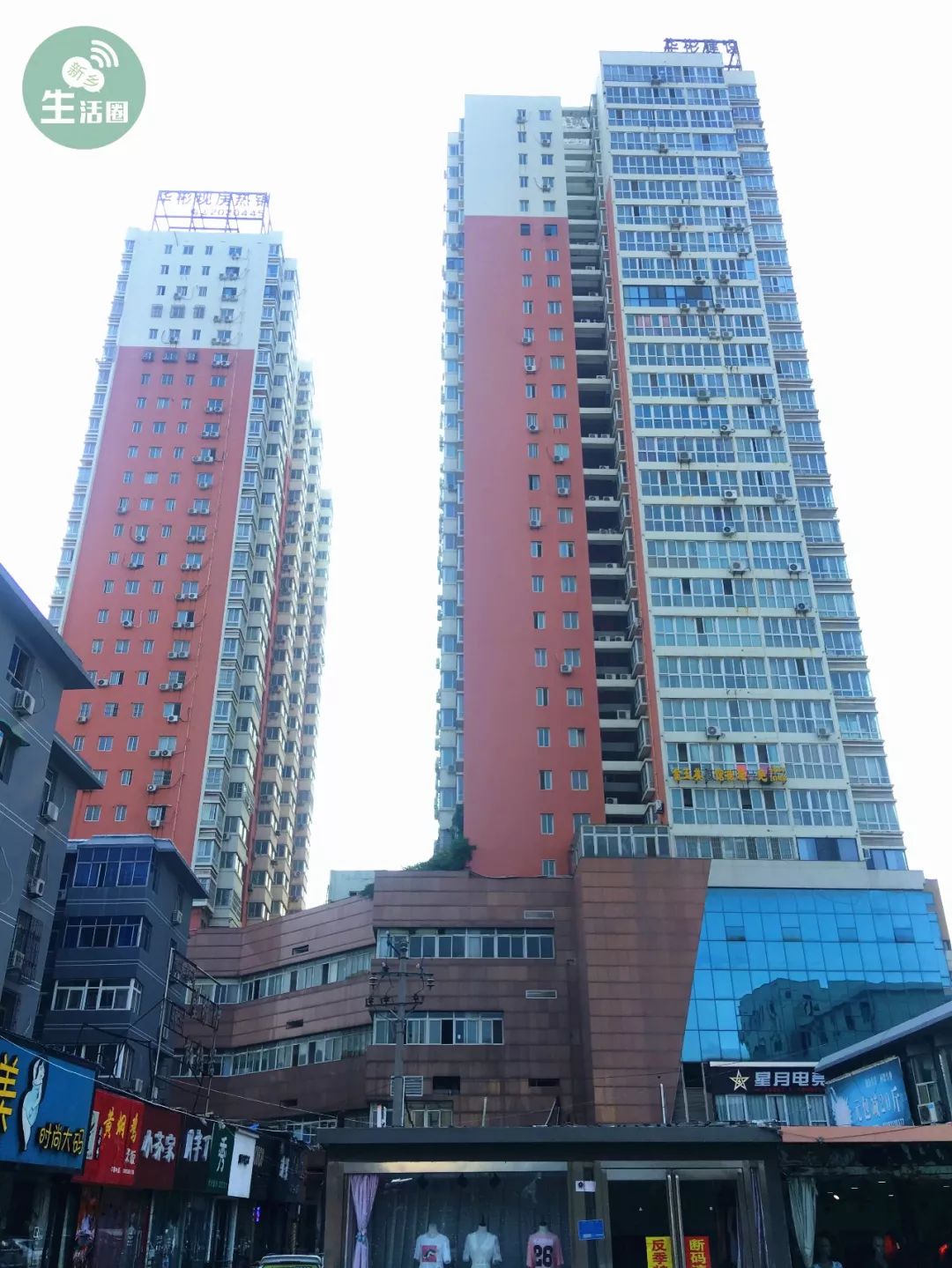 在这10多年间,华彬阳光广场见证了新乡市区商圈的繁华,大胖的搬迁