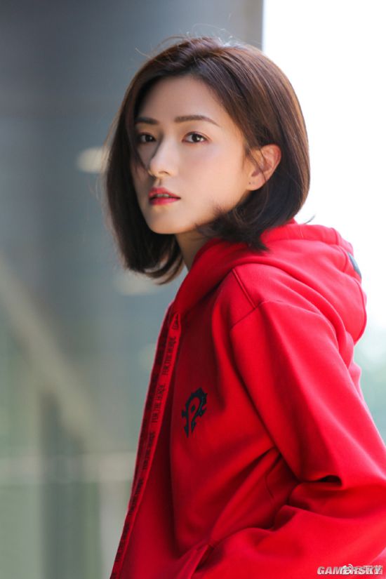 海澜之家x暴雪联动服装开卖女演员万茜试穿安利