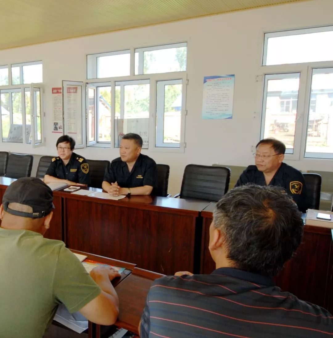 守初心担使命巩固扶贫成果再提升同江海关第二党支部与乐业镇庆明村党