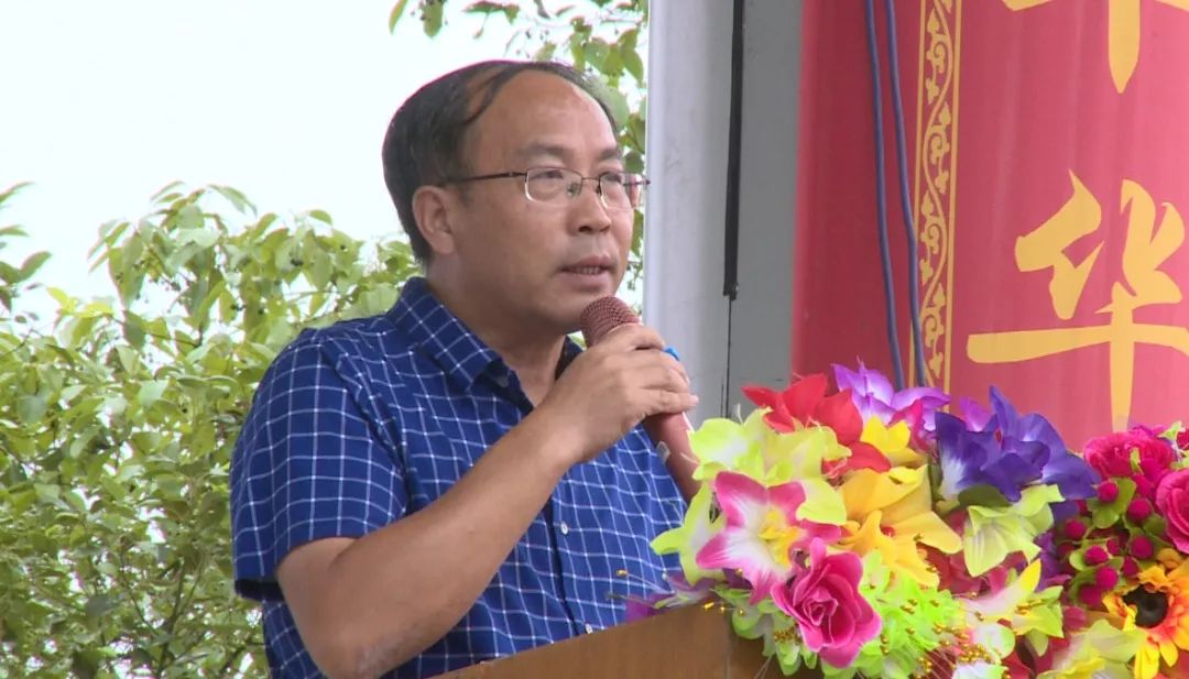 校长李合高,党总支书记陈有才,副校长杨利人,胡运华,杨佐才,伍玉清