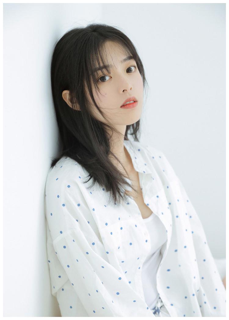 王思聪女友时尚写真,个个模特身材,这气质女神范十足!