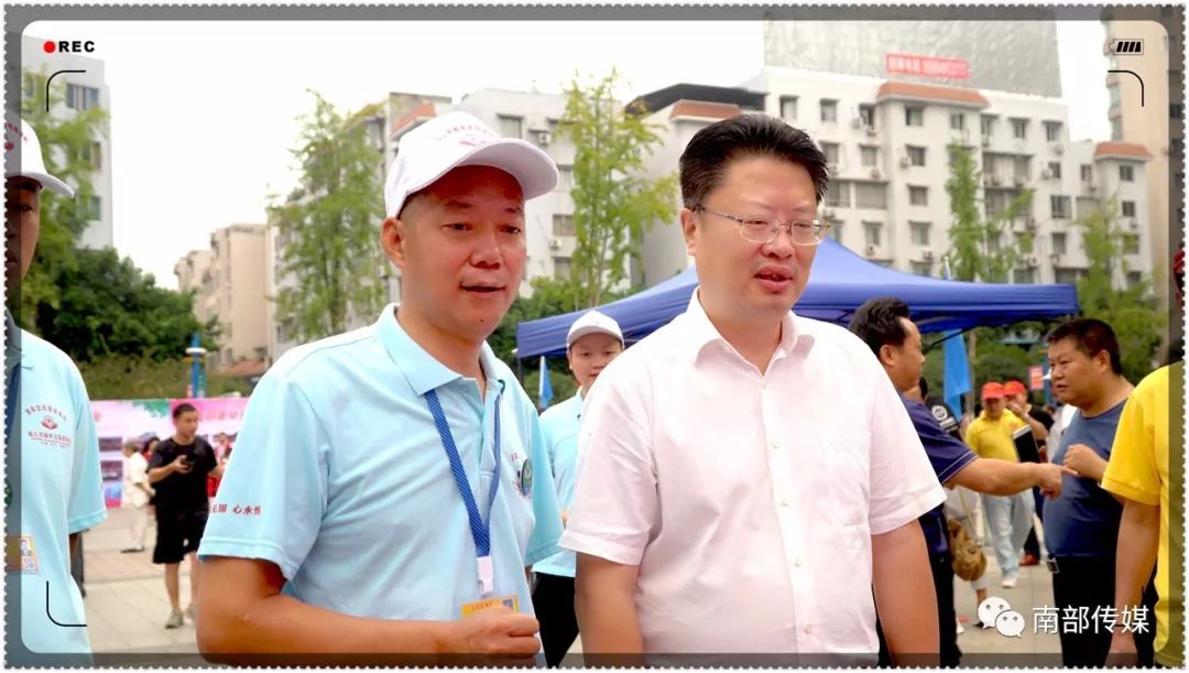 9时许,南部县委副书记朱仕友,南部县人民政府副县长杜彬,南部县民政局