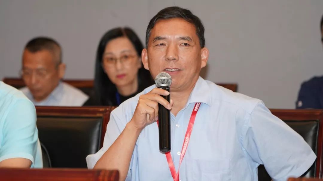 华东理工大学教授王辅臣建议,煤化工要真正成为产业必须靠内涵发展,一