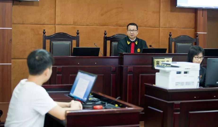 不忘初心牢记使命张松坚初心不改23年践行司法为民