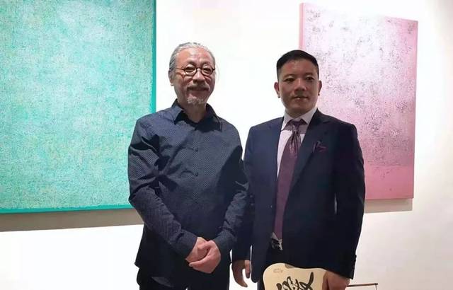 林正佳董事长与参展艺术家翁纪军林正佳董事长与意大利威尼斯国立美术