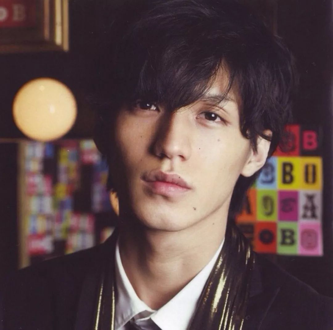 日本超人气男偶像宣布退社其他团员的回应让人泪目