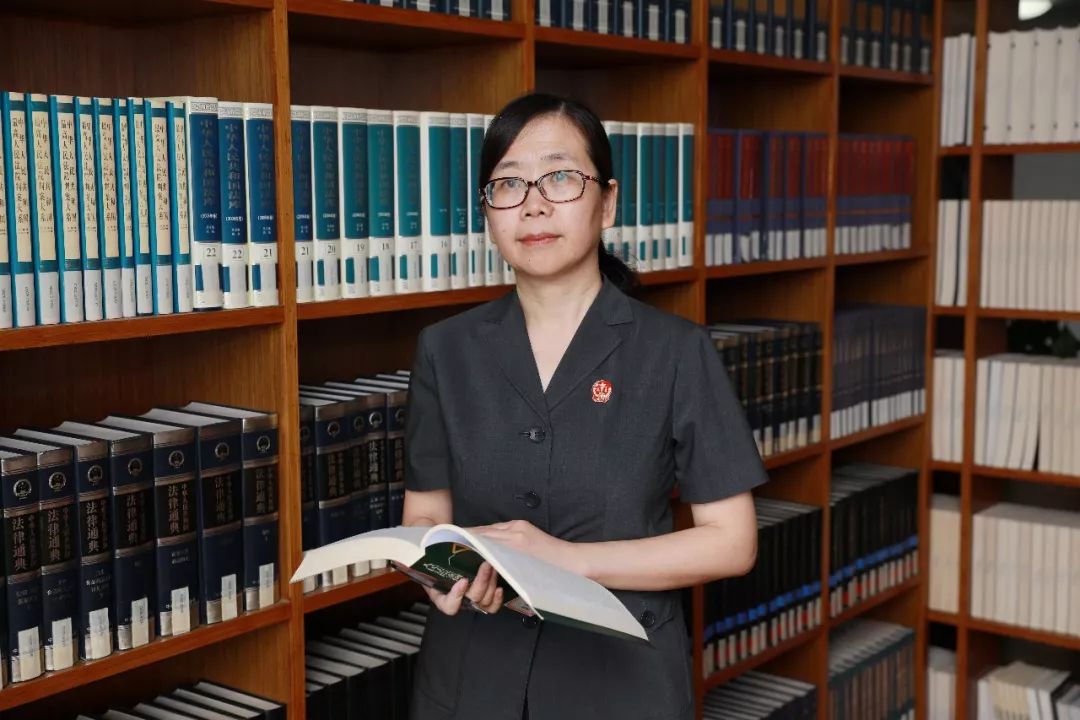 任时光匆匆,有她在的地方就有光亮_倪红霞