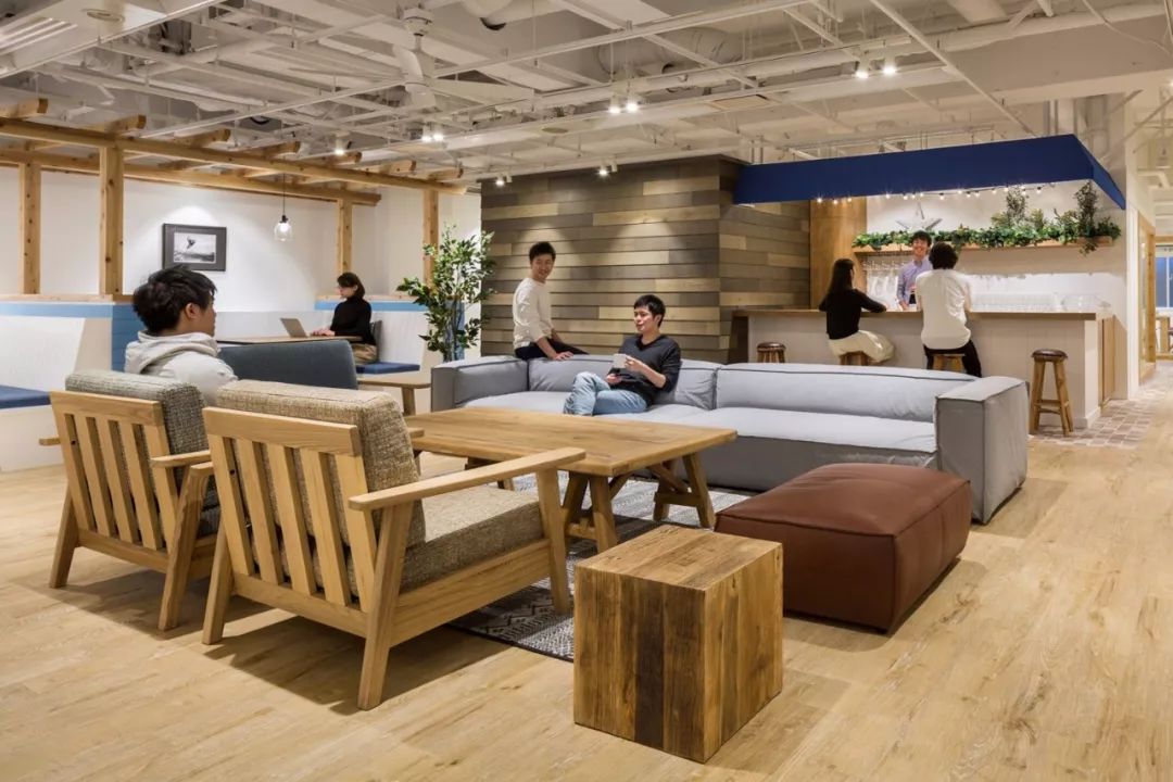 开设健身房特设咖啡厅还允许在办公室内搭帐篷日企为了社畜抠破了脑袋