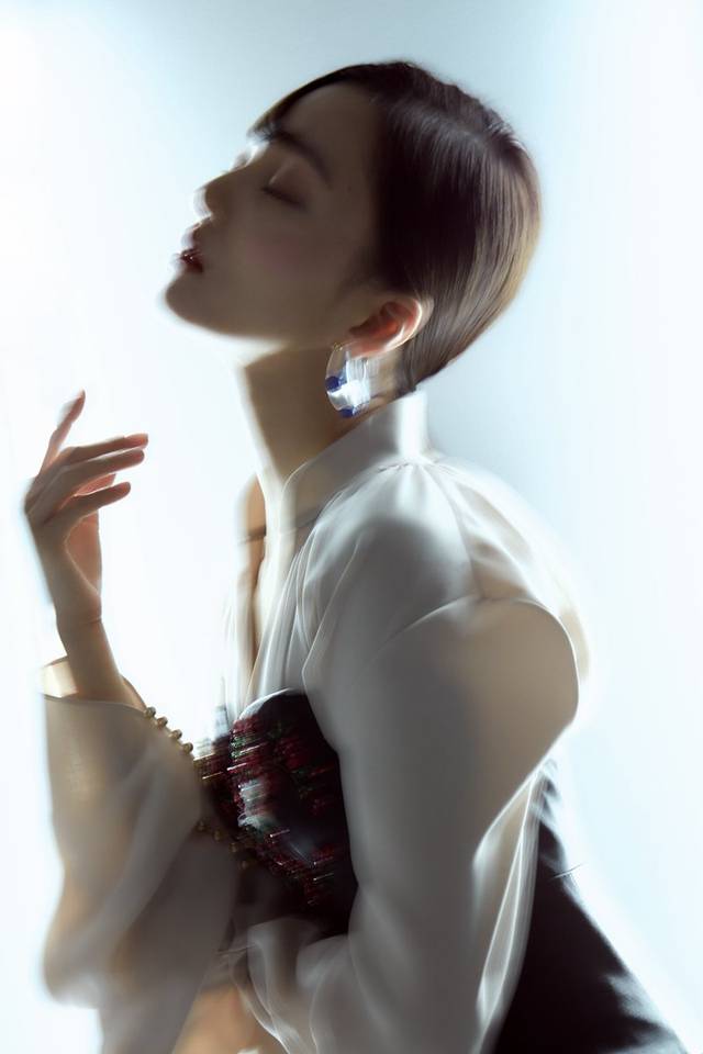 张韶涵新专辑首波主打《引路的风筝》上线 聆听内心荒凉找回心中的风