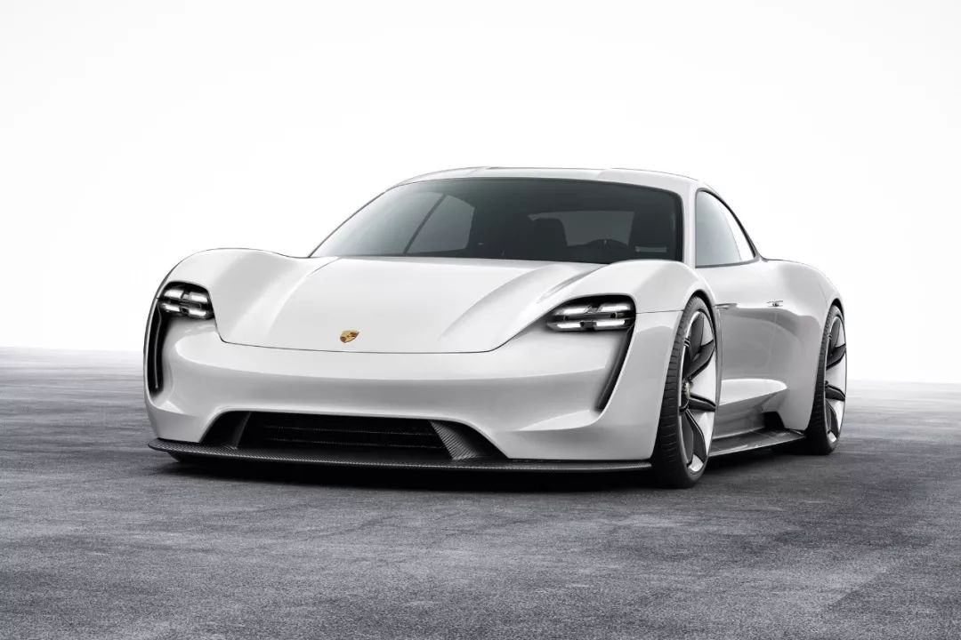 保时捷taycan纯电车型全球发布,性能强大到没朋友!