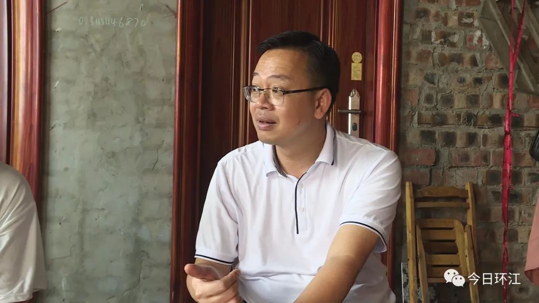 县委书记黄荣彪亲临扶贫一线检查指导工作聚焦整县摘帽百日攻坚,深入