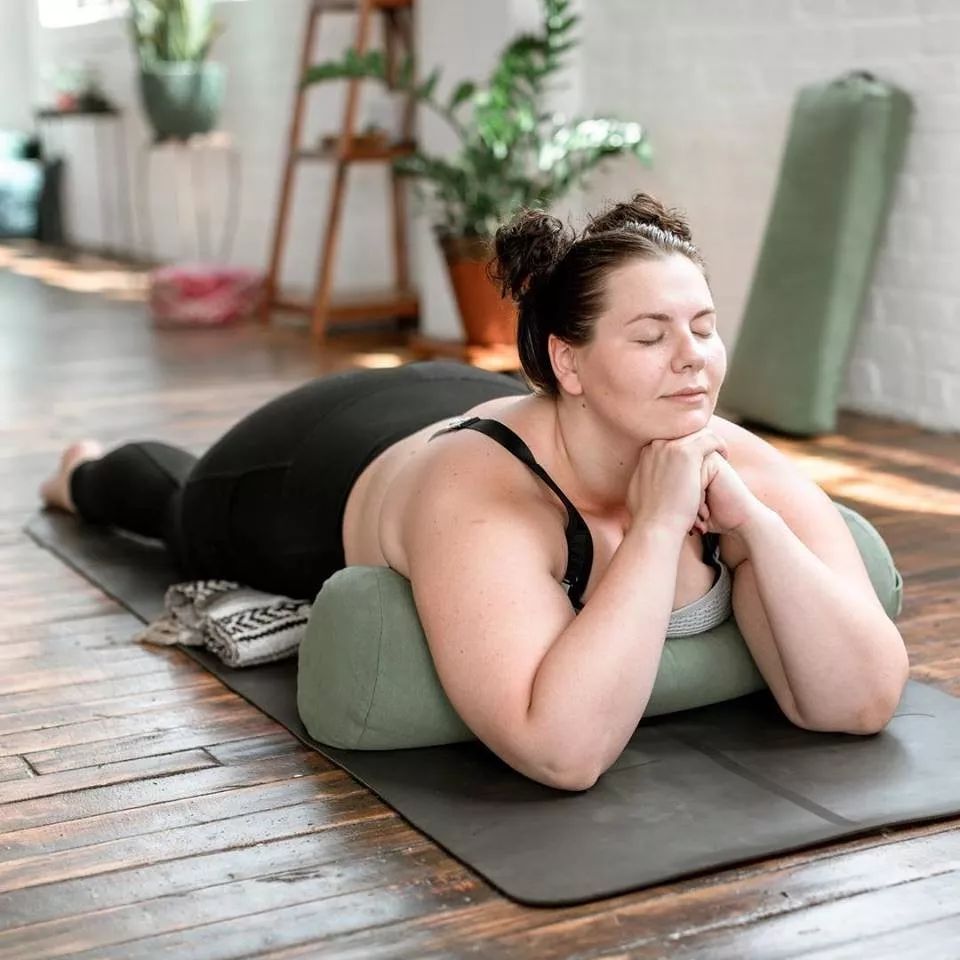 成为当红瑜伽老师——300斤胖妹用瑜伽逆袭人生_and