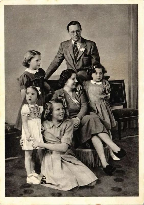 在众多商贸往来中,伯恩哈德亲王有过一次经济问题.