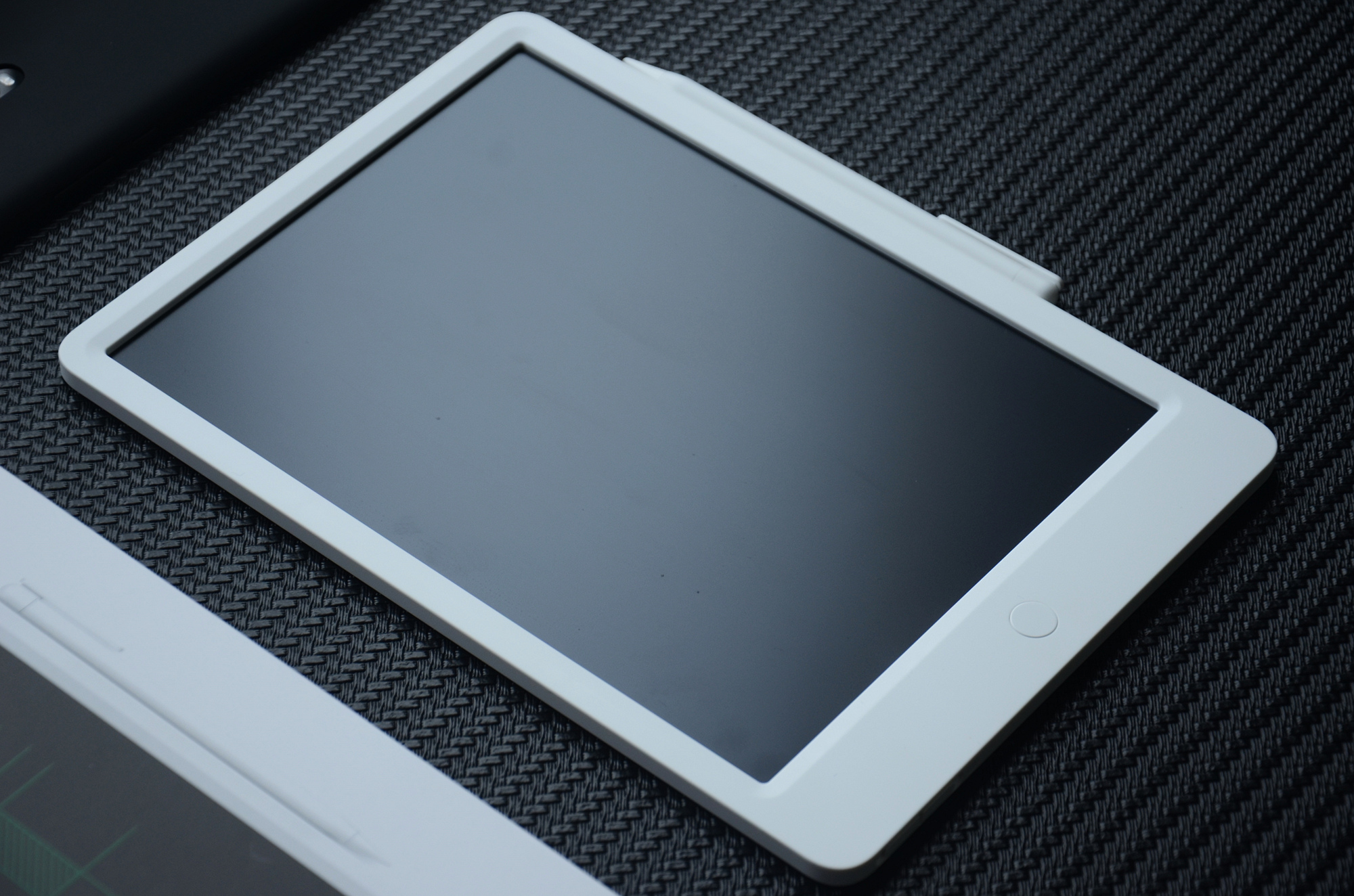 原创小米新品评测:10英寸液晶屏,续航可达365天