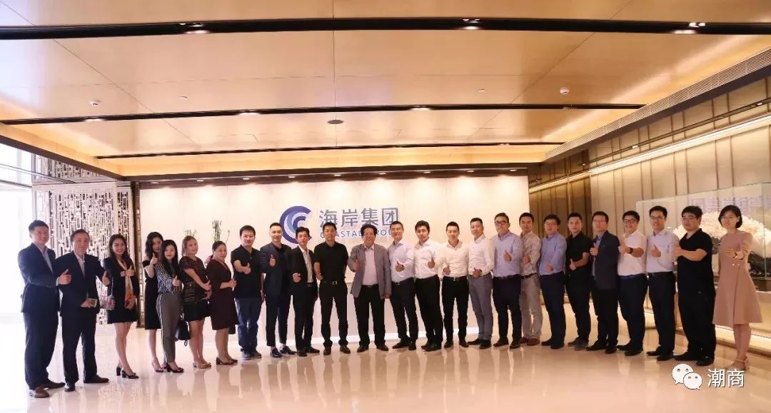 李茂水与潮青商会成员合影李茂水十分关注潮商群体的发展,他希望潮青