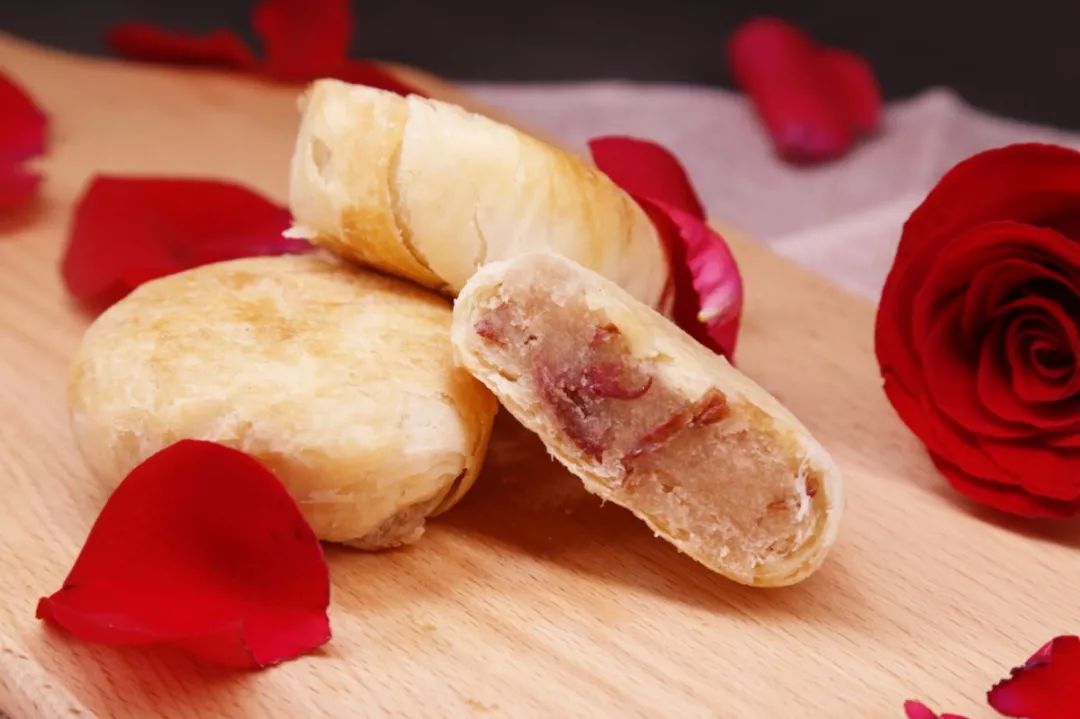 向最爱的人表达这里的玫瑰冰沙月饼风靡港城向你酥说一段细腻的爱情