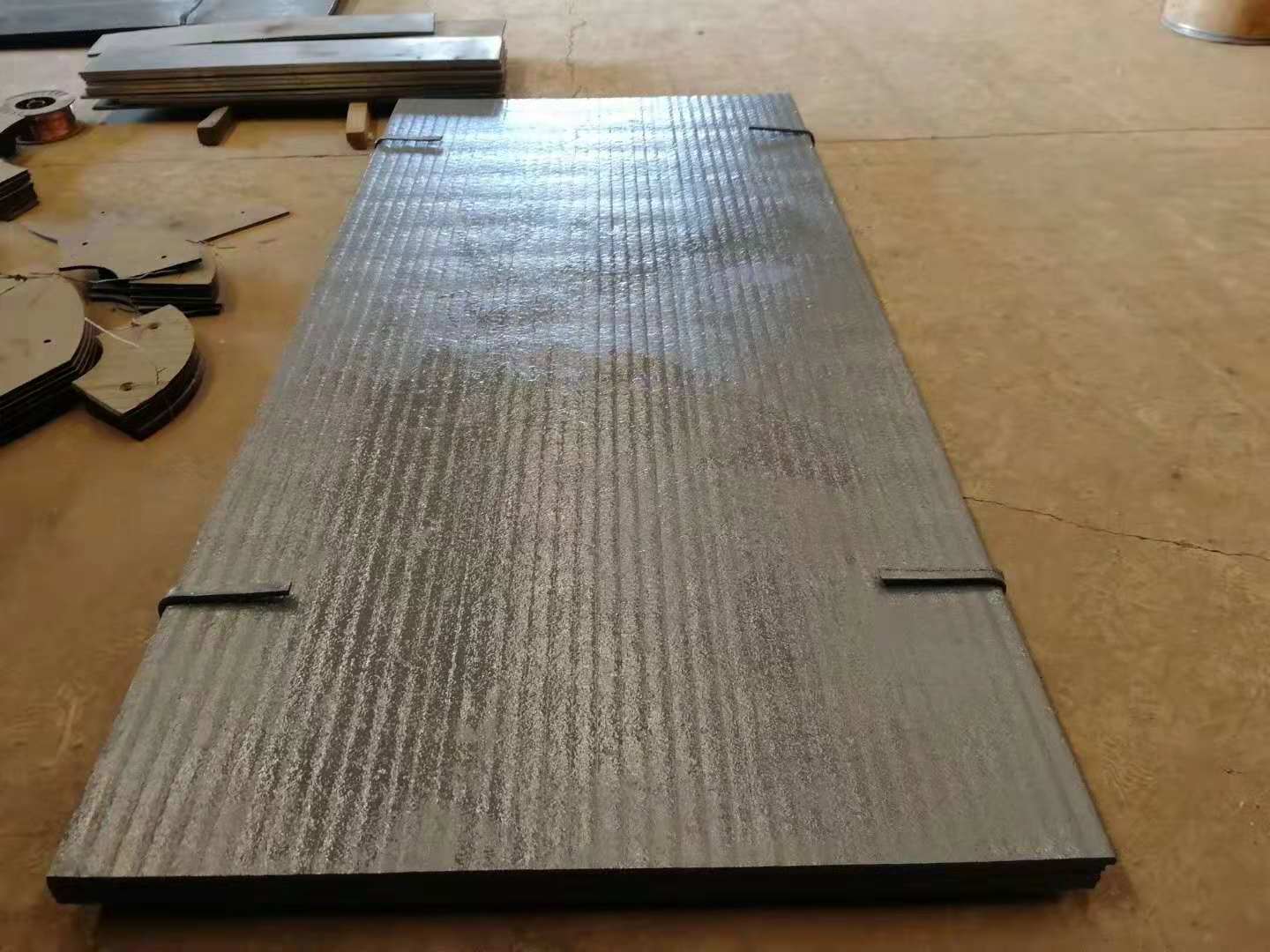 双金属高铬堆焊耐磨衬板耐磨复合板6410488105耐磨衬板