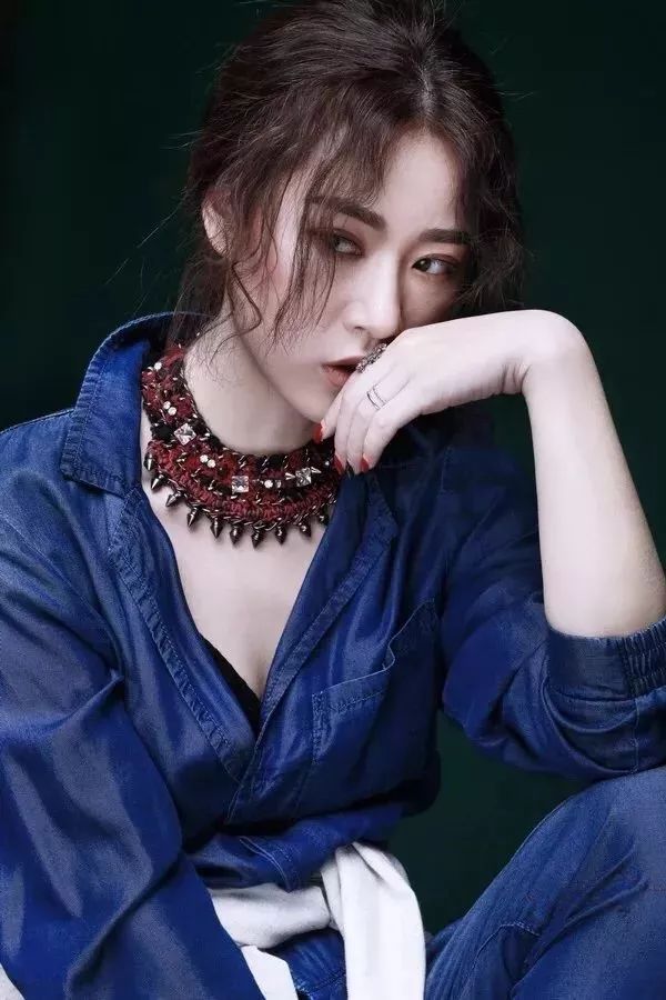 闻香识女人 | 颜值与实力并存的"娜"妹子!_杨娜