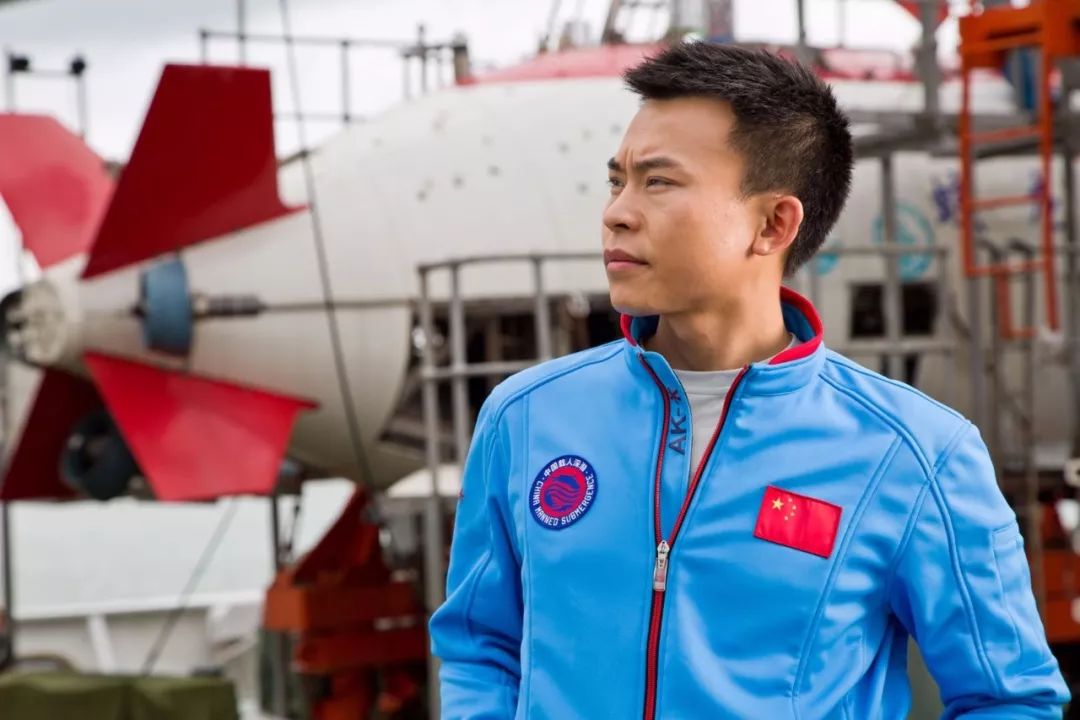 竟然被各种千奇百怪的海洋生物给包围了,这让唐嘉陵和傅文韬兴奋不已