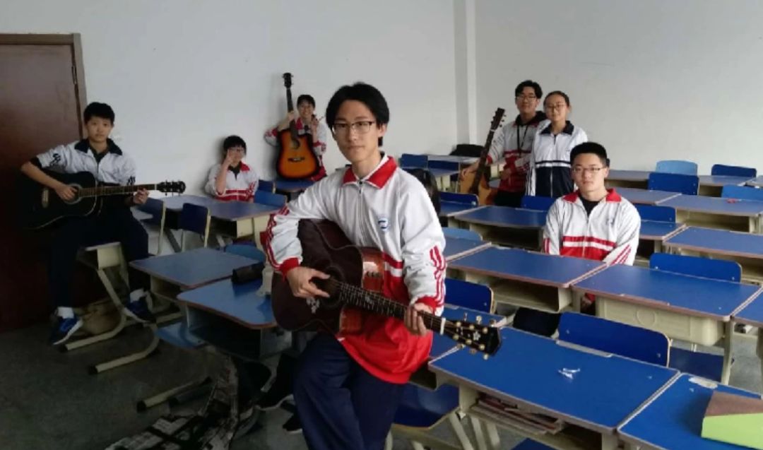 进步榜样丨辽师附中潘海心学习九科无弱项会作曲还能组乐队