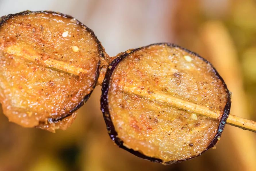 凌晨三点开在巷子里的潮汕炸串店传出惊人香味