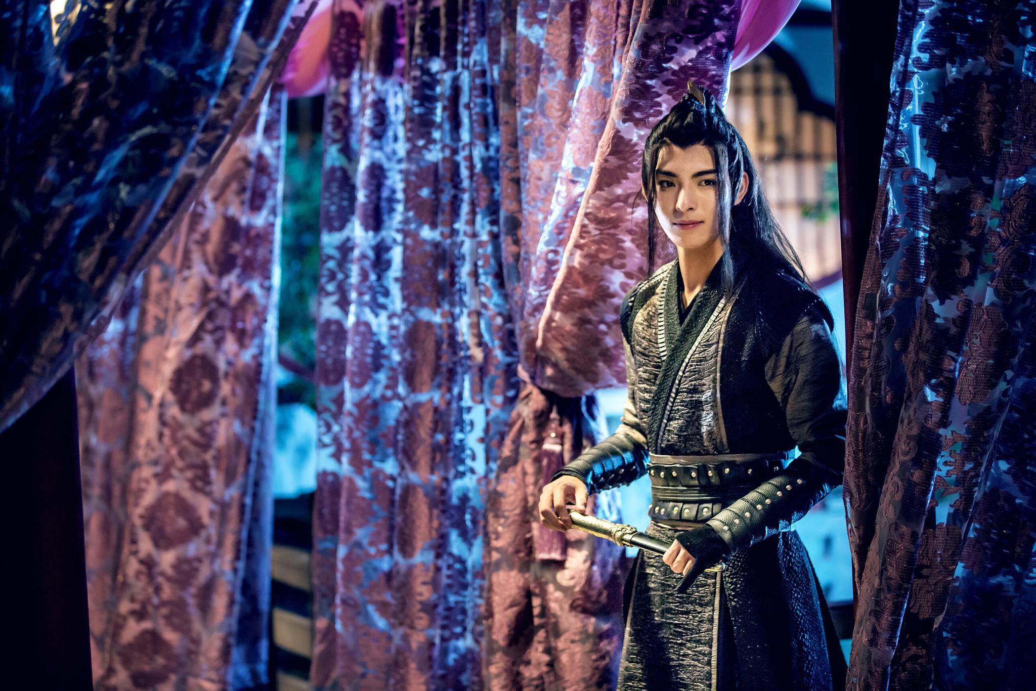 王一博回复假肖战,郑繁星蛋糕砸脸,《陈情令》演员过生日都有毒