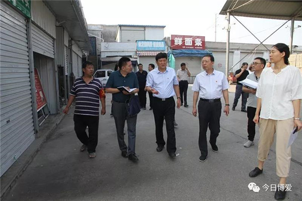 县委书记陈泓调研我县文明县城创建工作