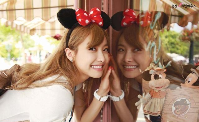 在韩国以victoria名字成为f(x)成员出道的宋茜,以队长的身份以及主舞